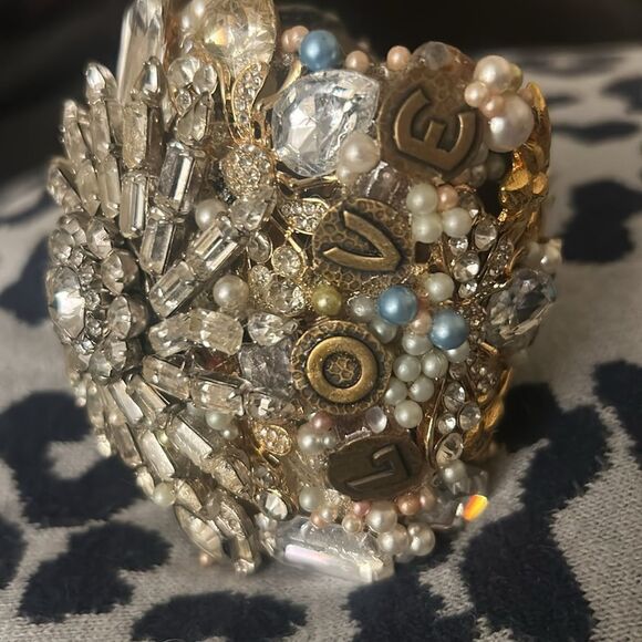 Wendy Gell Elegant Crystal and Pearl Statement Wristie, Signed - Picture 2 of 10